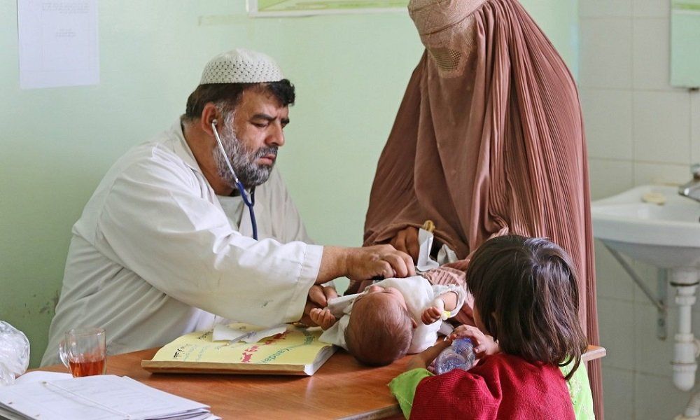 سره صلیب کمېټه: ۲۰۲۶ کال کې له ۱۴ میلیونو زیات افغانان بشري او روغتیايي مرستو ته اړتیا لري