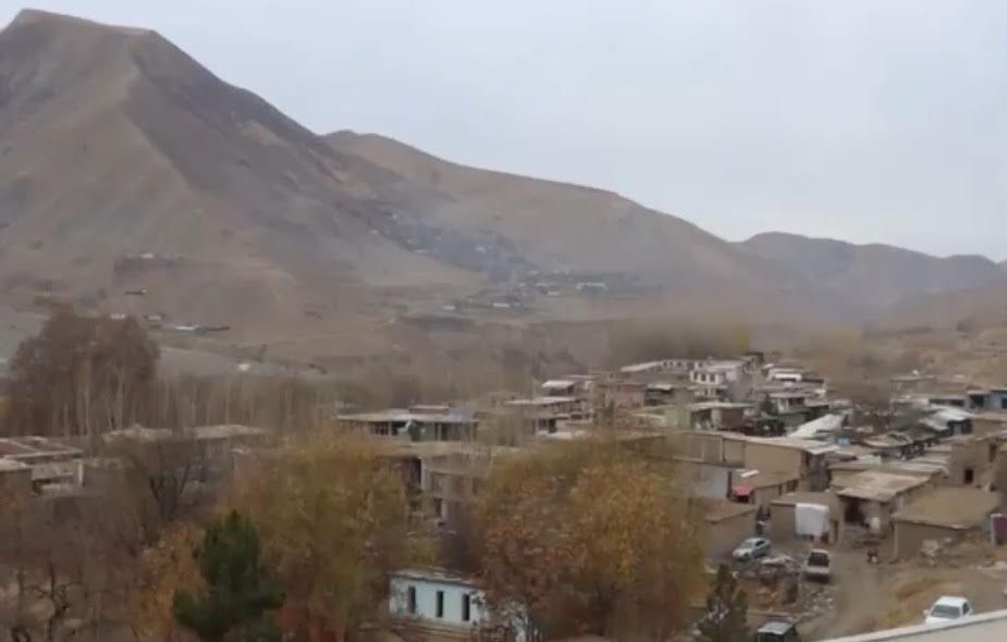 باشندگان یاوان بدخشان با هزینه شخصی دو میلیون افغانی، یک مکتب می‌سازند