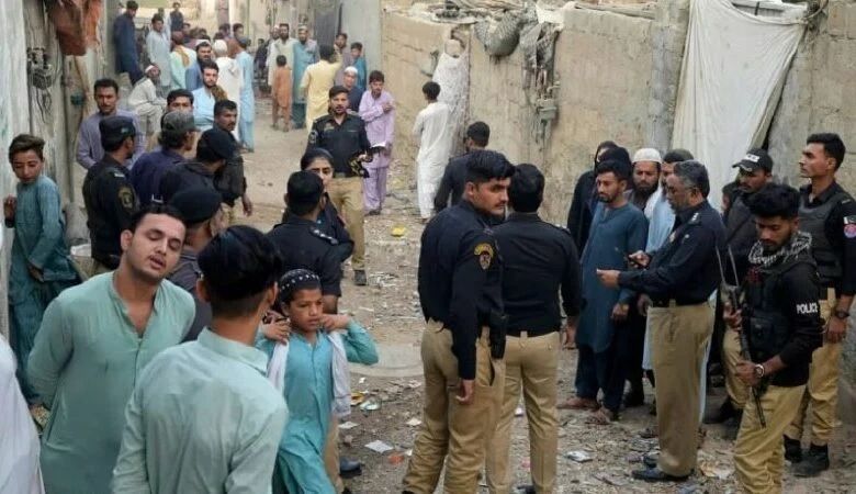 پاکستان د افغان کډوالو پر ضد عملیات پراخ کړي؛ ۱۲۱ تنه په لاهور کې نیول شوي