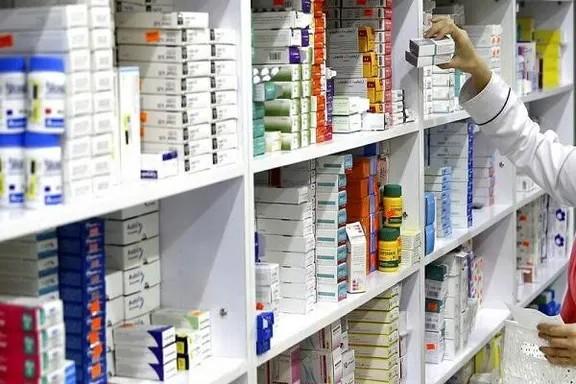 طالبان: افغانستان د درملو ۳۸ سلنه اړتیا له کورنیو تولیداتو پوره کوي