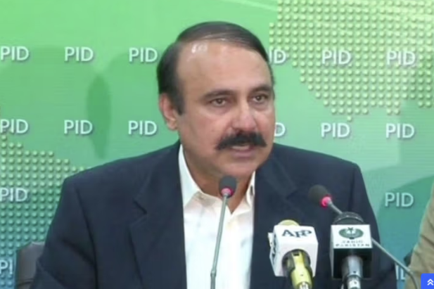 وزير باكستاني لطالبان: سنرد بحزم لأننا لسنا من غير المبالين بمقتل مواطنينا