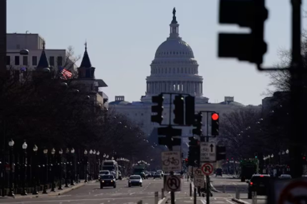 فرض الطوق الأمني على العاصمة الأميركية؛ ترامب: يجب نقل المشردين فورًا إلى مكان بعيد جدًا