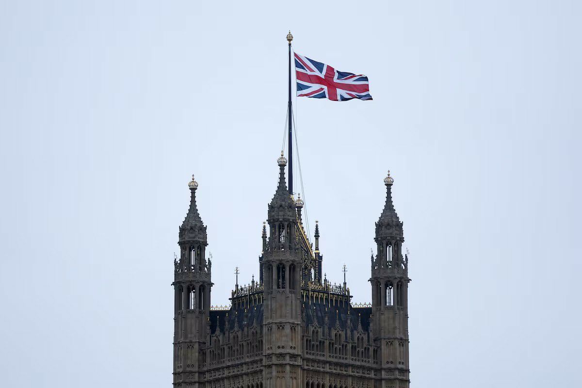 تلگراف: پاکستانی‌ها برای خرید ویزای جعلی بریتانیا ۵۰ هزار پوند می‌پردازند