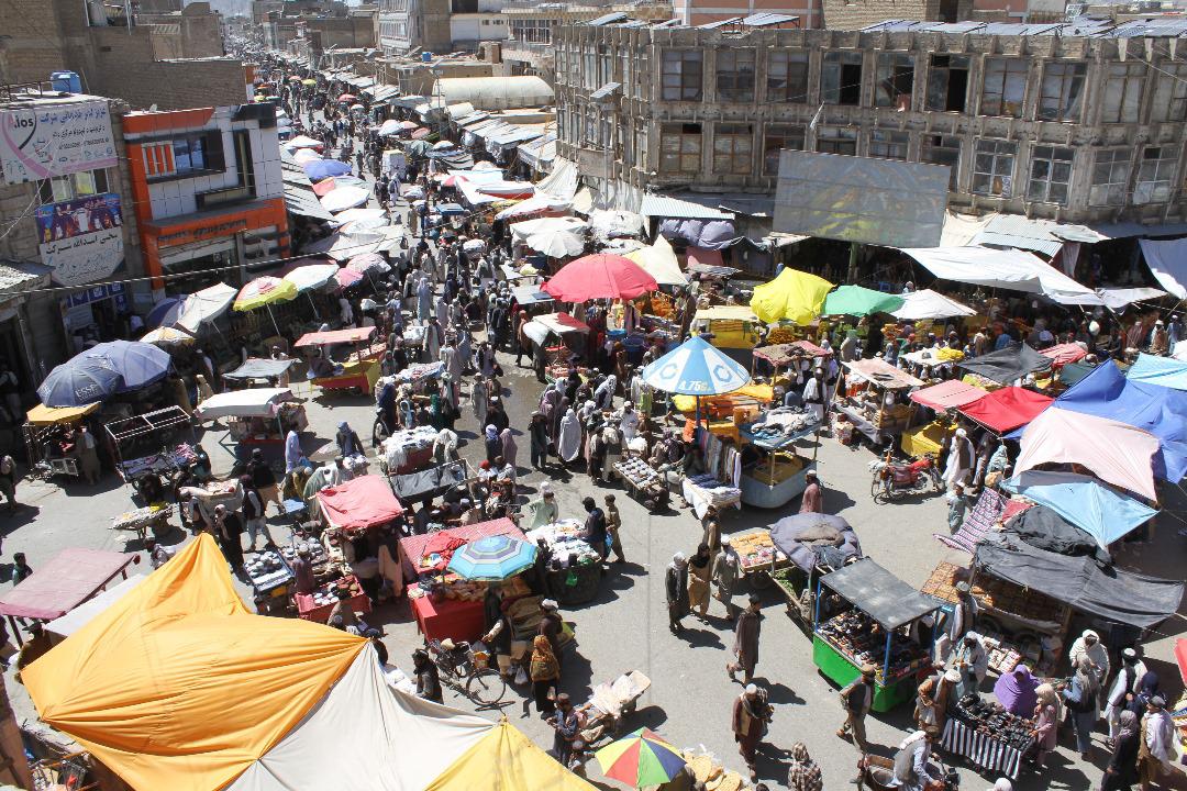په کندهار کې دوکانداران؛ طالبان د ټول کال مالیه غواړي