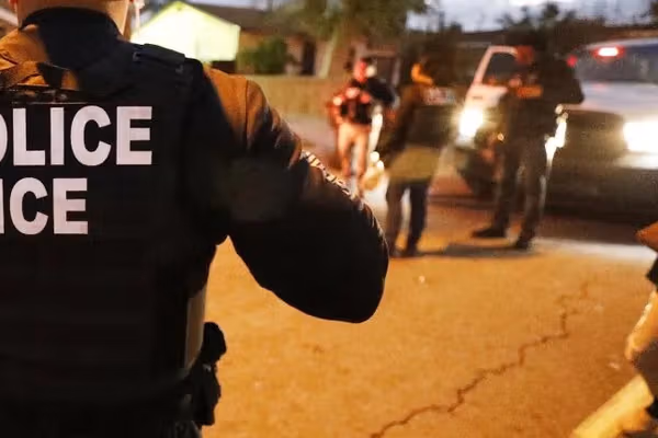 افغان اېواک: د امریکا د کډوالۍ ادارې په توقیف کې یو پخوانی افغان نظامي مړ شوی