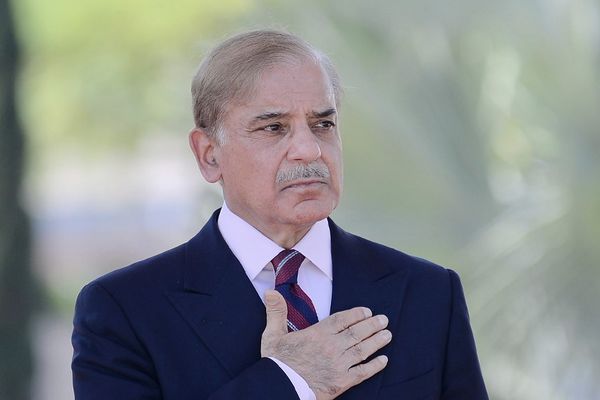 د پاکستان او طالبانو ترینګلې اړیکې؛ شهباز شریف د پوځي عملیاتو پر دوام ټینګار کوي