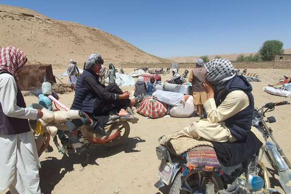 منابع میگویند کوچ اجباری باشندگان دره کشرو در غور برای دومین روز ادامه یافت