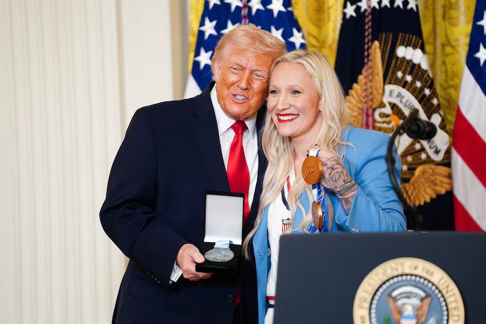 اهدای مدال به دونالد ترامپ برای ورزش زنان جنجال‌برانگیز شد