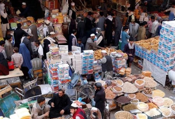 ارتفعت سلة المواد الغذائية للأسر في كابل بنحو 35 في المئة