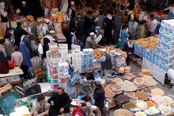 ارتفعت سلة المواد الغذائية للأسر في كابل بنحو 35 في المئة