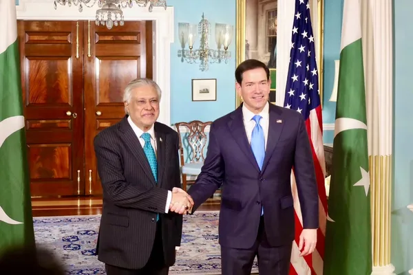 اسحاق ډار له مارکو روبيو سره له افغانستانه د پاکستان پر وړاندې د ترهګرۍ اندېښنې شریکې کړې