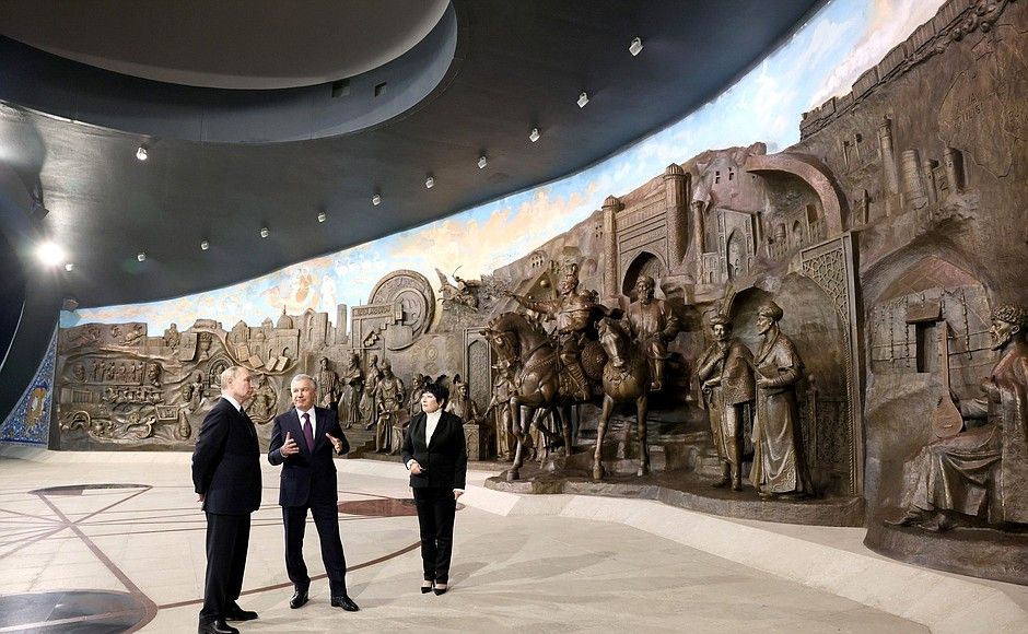 پوتین از طرح تاریخ اوزبیکستان دیدن کرد