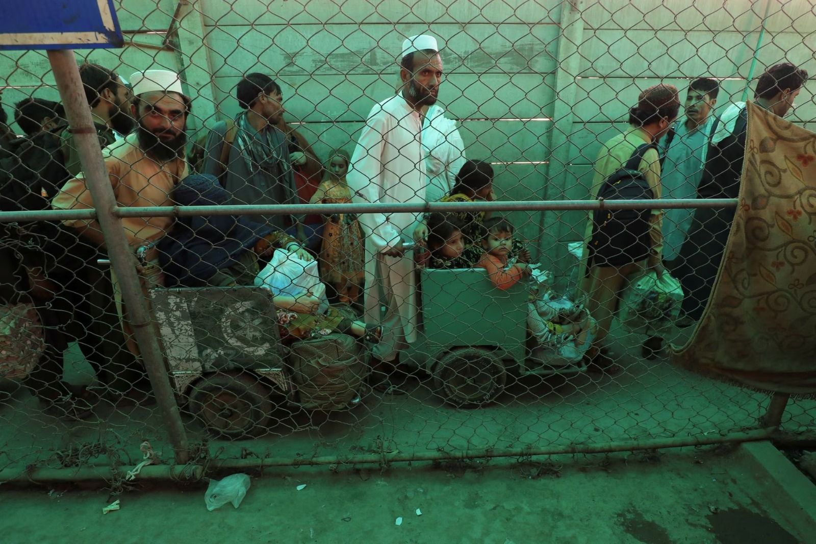 اکسپرس تریبون: حکومت پاکستان در پی کاهش نگرانی کشورهای غربی از اخراج مهاجران افغان است