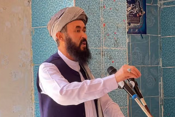 مع تصاعد التضييق على الهزارة.. مسؤول من العرقية في طالبان يقلل من الأزمة: لكل مشكلة حل