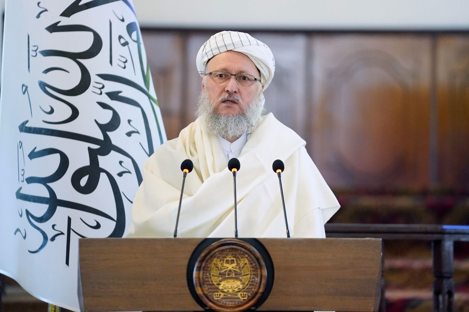 سلام حنفي پر طالبانو غږ کړی چې له تکبر، غرور او هر ډول تعصب ځانونه وساتي