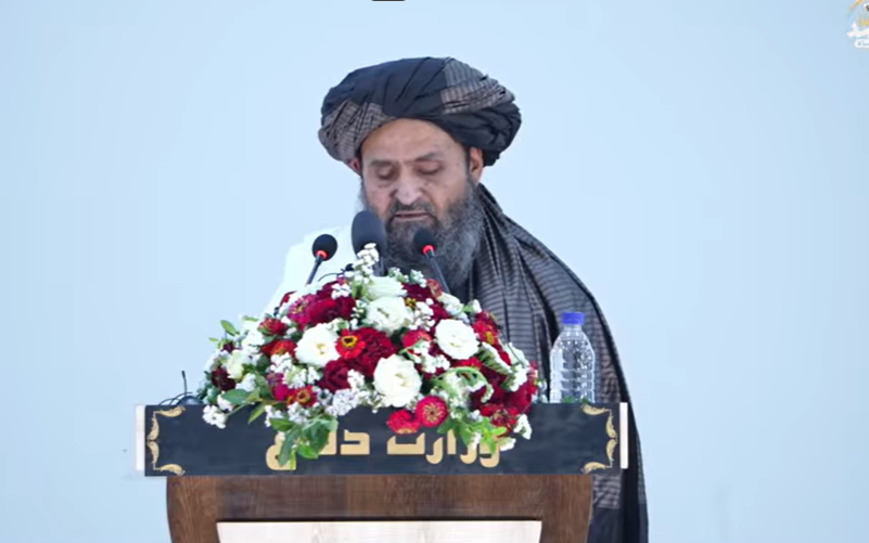 ملا عبدالغني برادر: نړۍ دې له طالبانو سره رسمي سیاسي تعامل ته زمینه برابره کړي