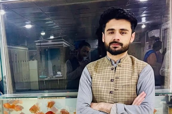 طالبانو په غزني کې د یوې سیمهییزې راډیو مشر په درې میاشتني بند محکوم کړی