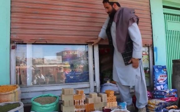 د ښاروالۍ نرخ پاڼې نه د سرغړونې له امله؛ طالبانو تېره اونۍ په غزني کې ۵۰۰ هټۍ تړلې دي