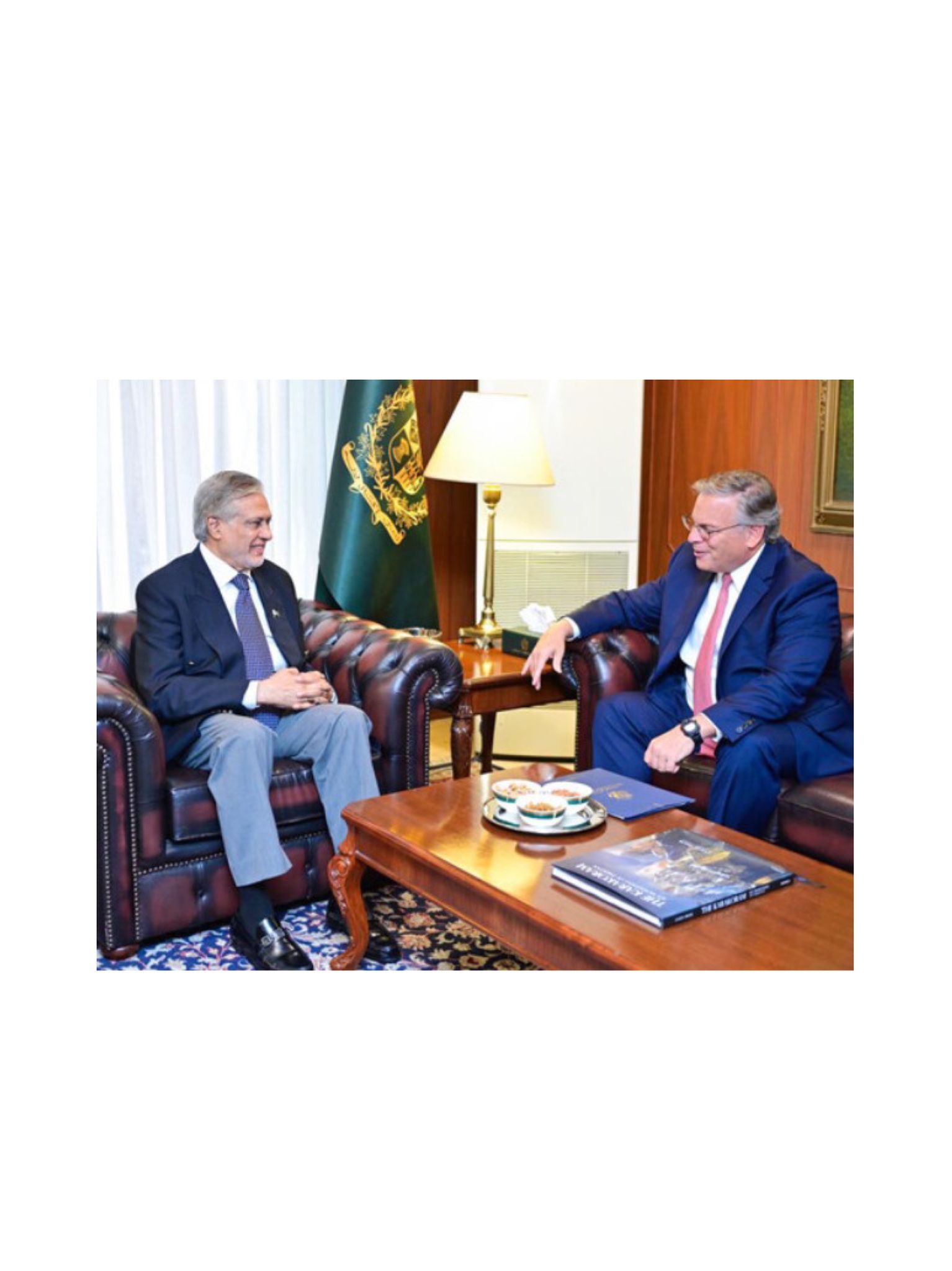 د امریکا سفیر له اسحاق ډار سره د افغان کډوالو او پناه غوښتونکو د خوندیتوب په اړه خبرې وکړې